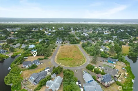 359 Goeduck Loop SW Ocean Shores WA 98569