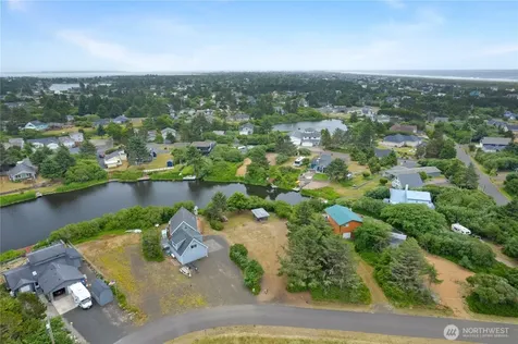 359 Goeduck Loop SW Ocean Shores WA 98569