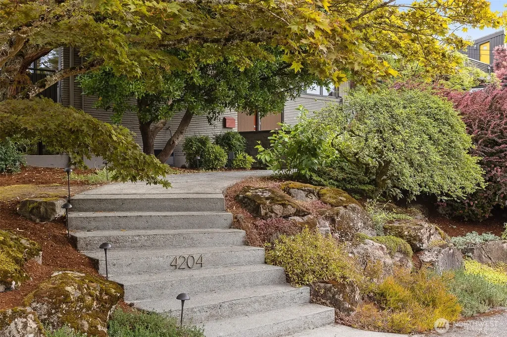 4204 47th Avenue S Seattle WA 98118