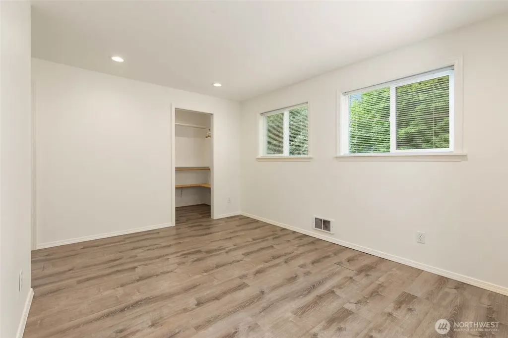 21124 50th Place W Lynnwood WA 98036