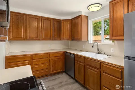 21124 50th Place W Lynnwood WA 98036