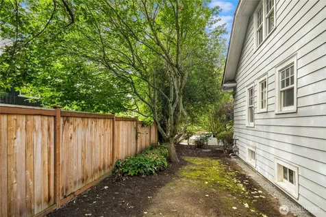 848 NW 59th Street Seattle WA 98107