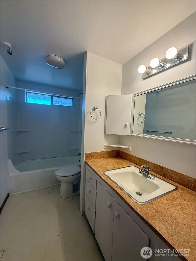 20730 33rd Avenue W Lynnwood WA 98036