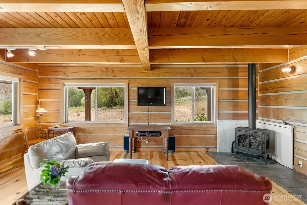 135 Hamilton Ranch Loop Winthrop WA 98862