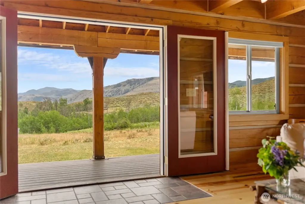135 Hamilton Ranch Loop Winthrop WA 98862