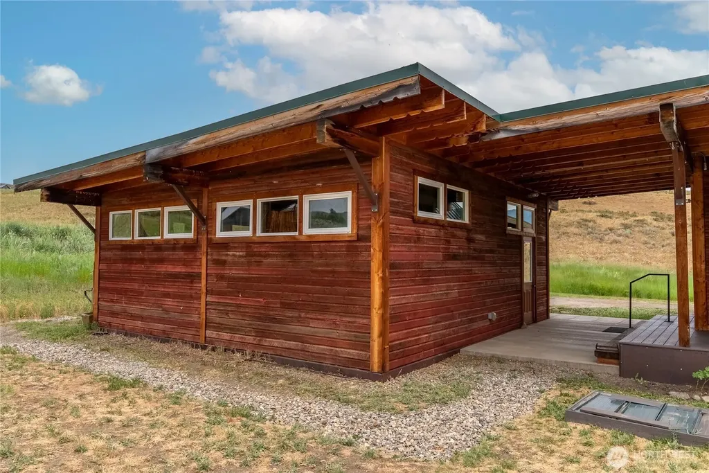 135 Hamilton Ranch Loop Winthrop WA 98862