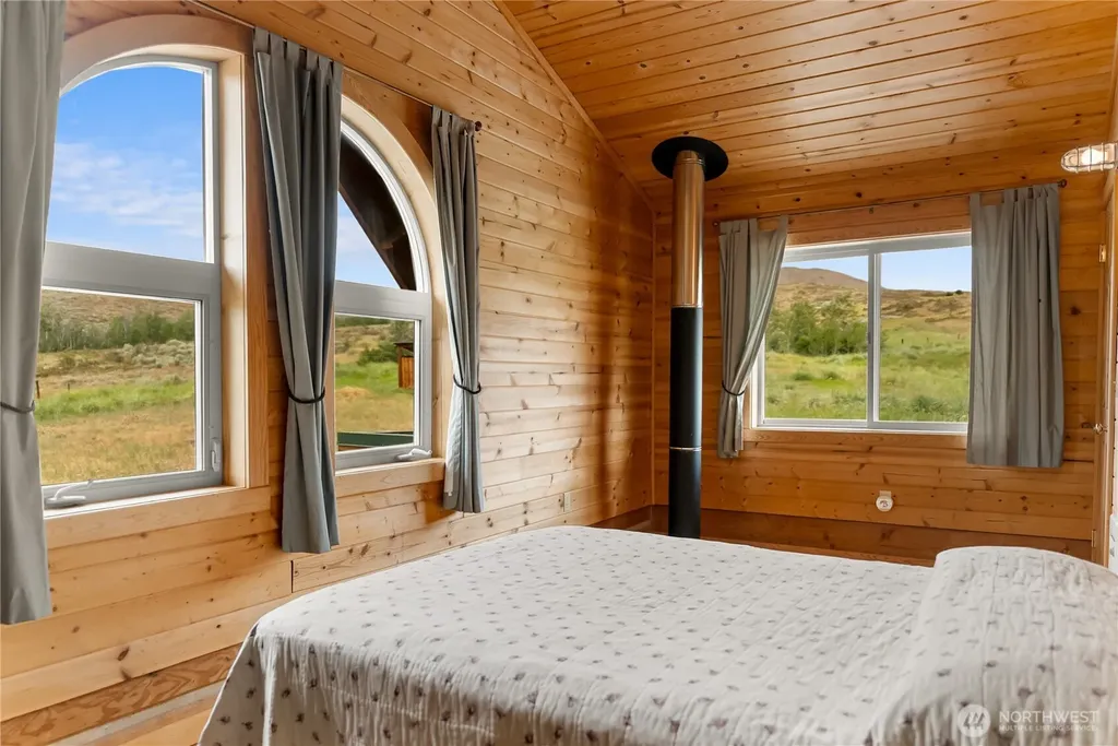 135 Hamilton Ranch Loop Winthrop WA 98862
