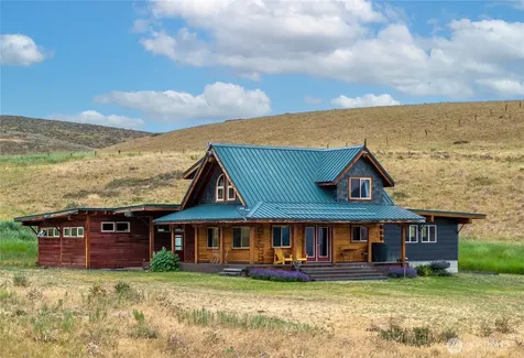 135 Hamilton Ranch Loop Winthrop WA 98862
