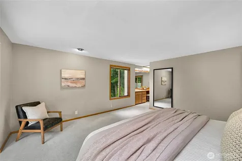 208 Hawthorn Road Bellingham WA 98225
