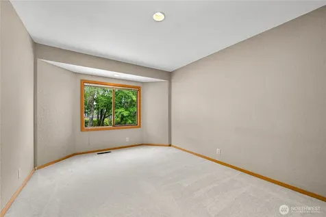 208 Hawthorn Road Bellingham WA 98225