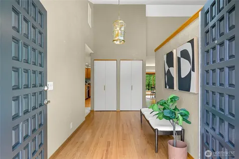 208 Hawthorn Road Bellingham WA 98225