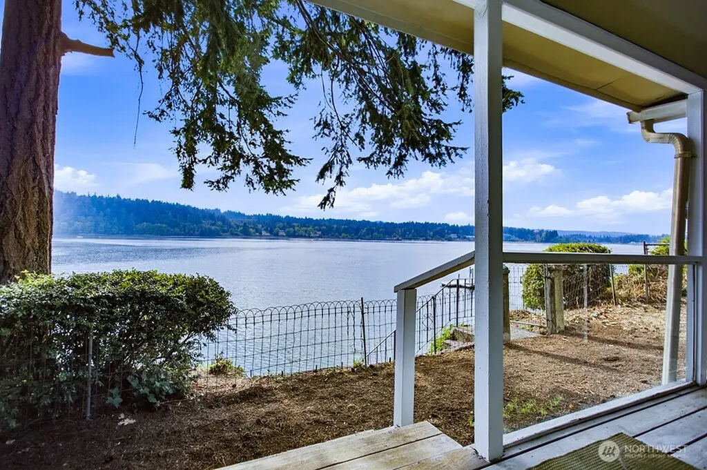 2161 Marine Drive Bremerton WA 98312