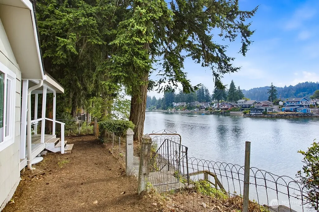 2161 Marine Drive Bremerton WA 98312