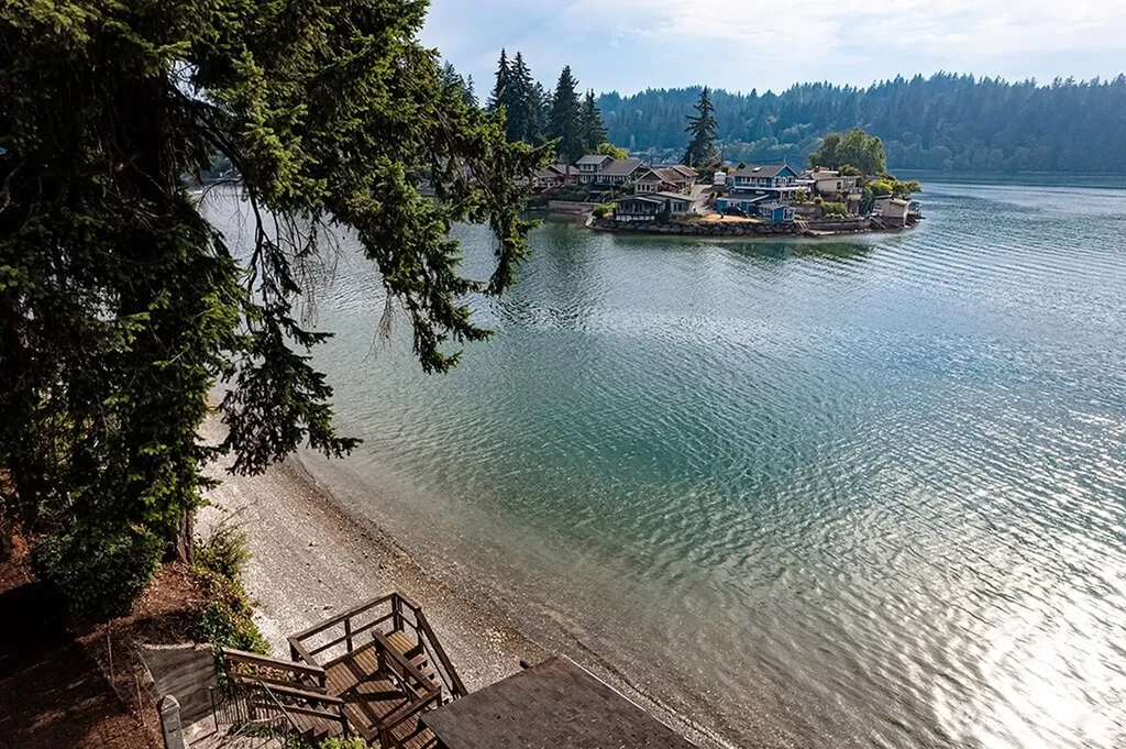 2161 Marine Drive Bremerton WA 98312