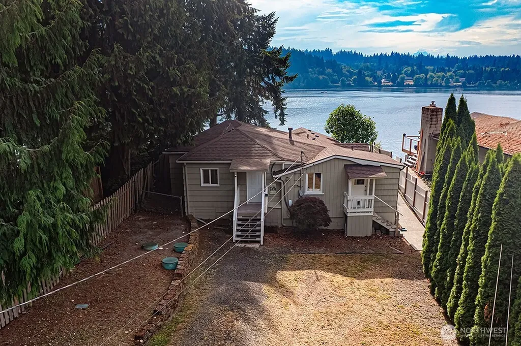 2161 Marine Drive Bremerton WA 98312