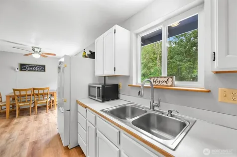 300 Cashmere Lane Everson WA 98247