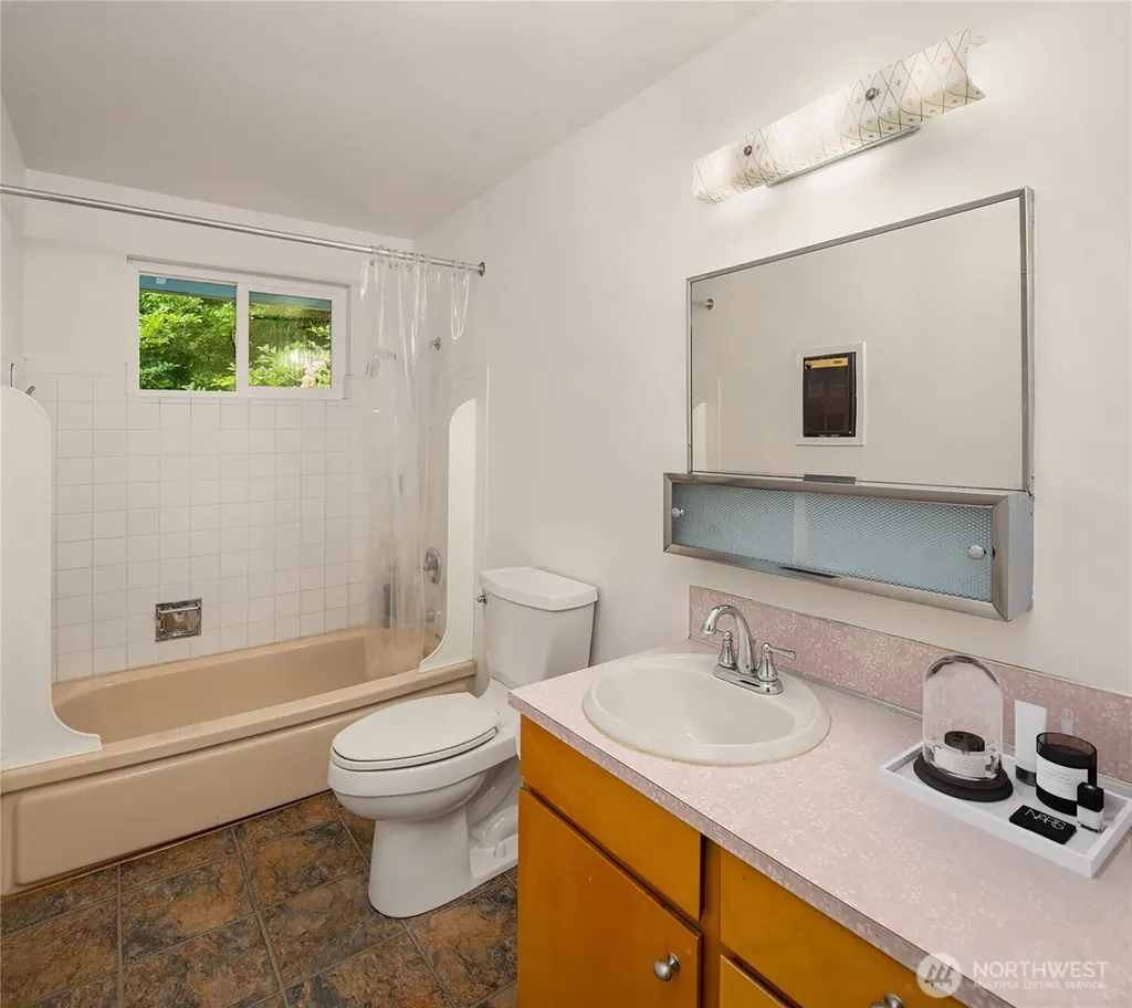 9429 240th Avenue SE Issaquah WA 98027
