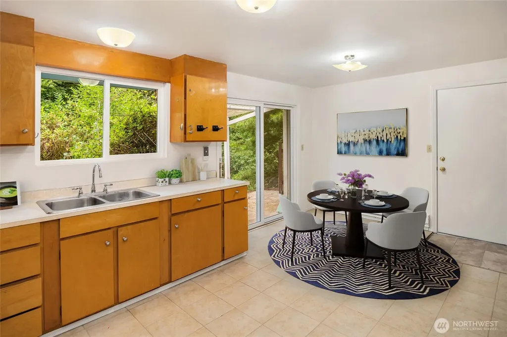 9429 240th Avenue SE Issaquah WA 98027