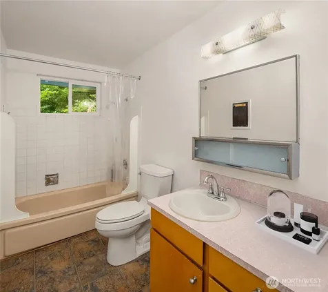 9429 240th Avenue SE Issaquah WA 98027