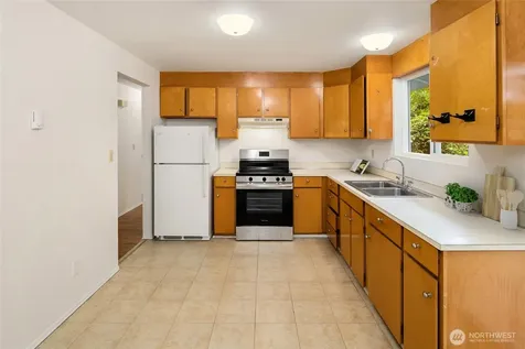 9429 240th Avenue SE Issaquah WA 98027