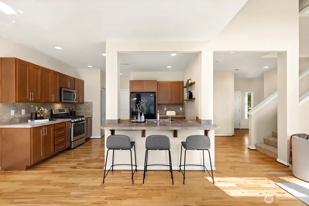 27337 214th Terrace SE Maple Valley WA 98038