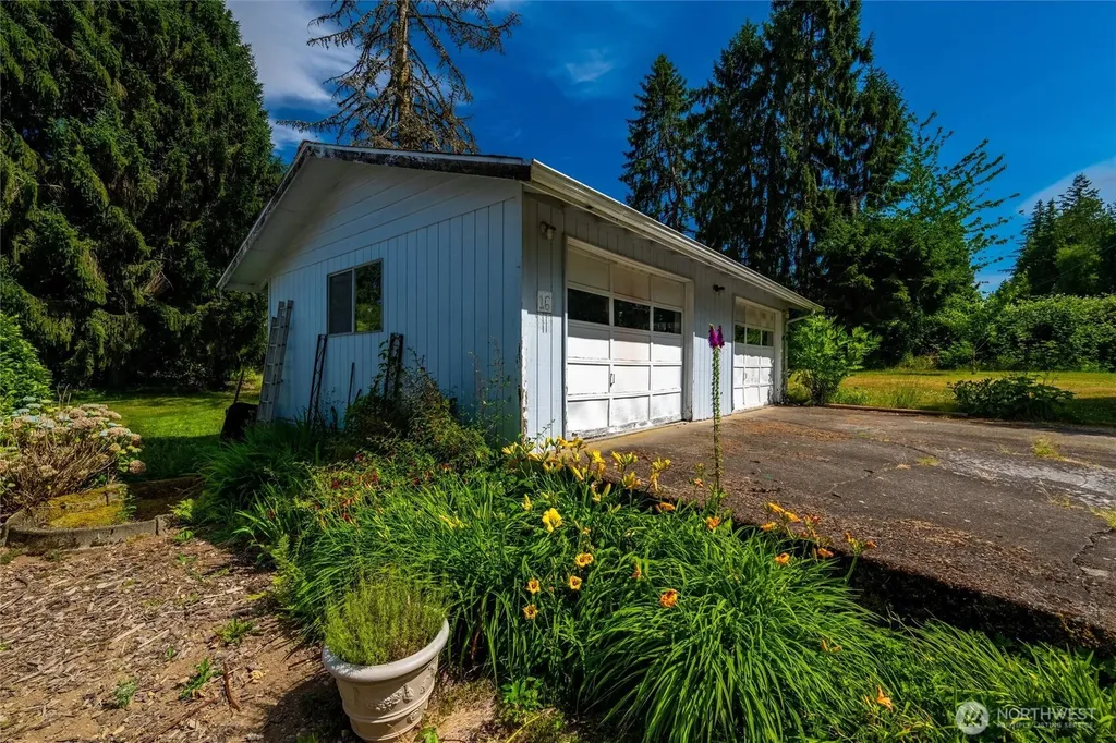 16 Harvey Road Blaine WA 98230