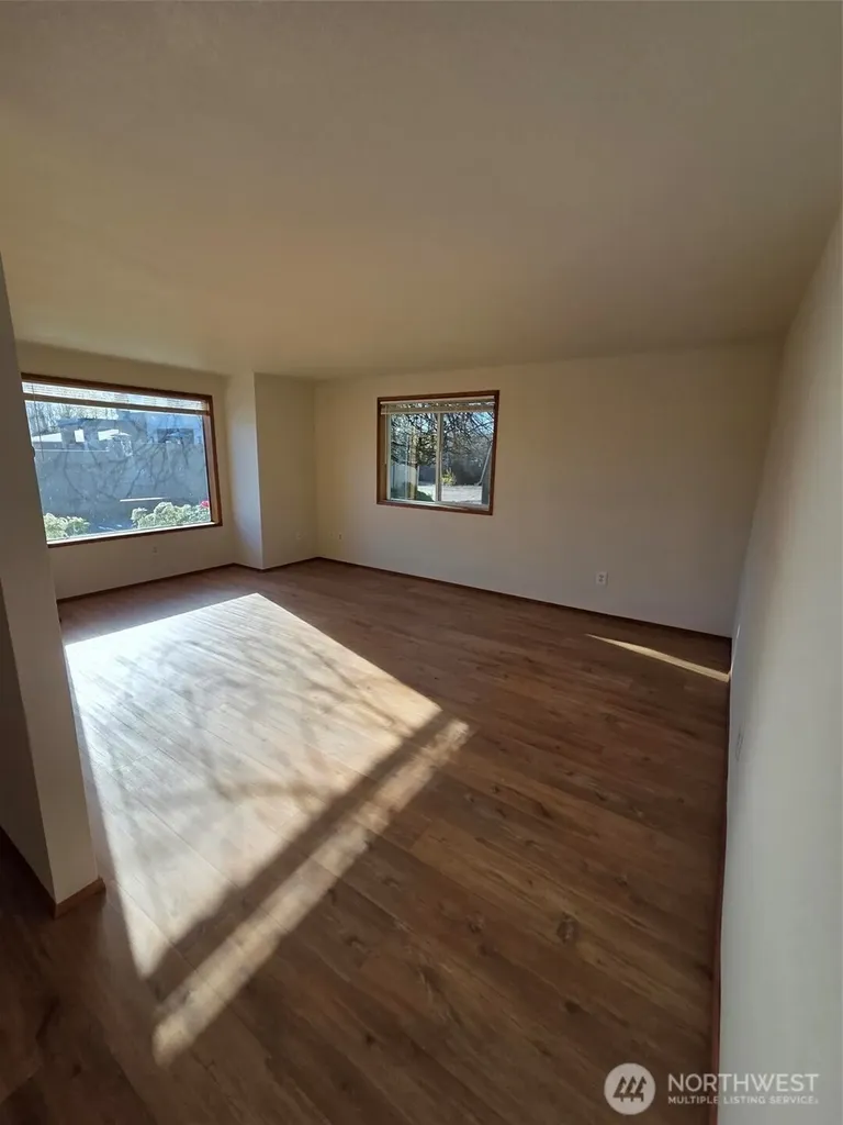 6808 112th Avenue E Puyallup WA 98372