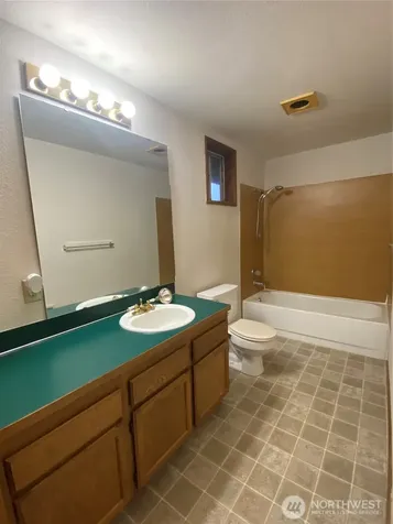 6808 112th Avenue E Puyallup WA 98372