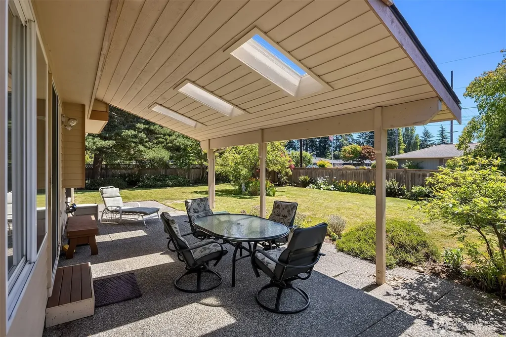 22606 96th Avenue W Edmonds WA 98020