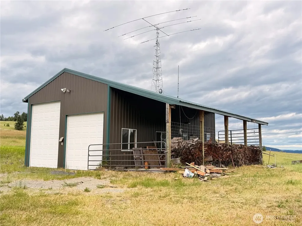 12 S Teal Lake Road Oroville WA 98844