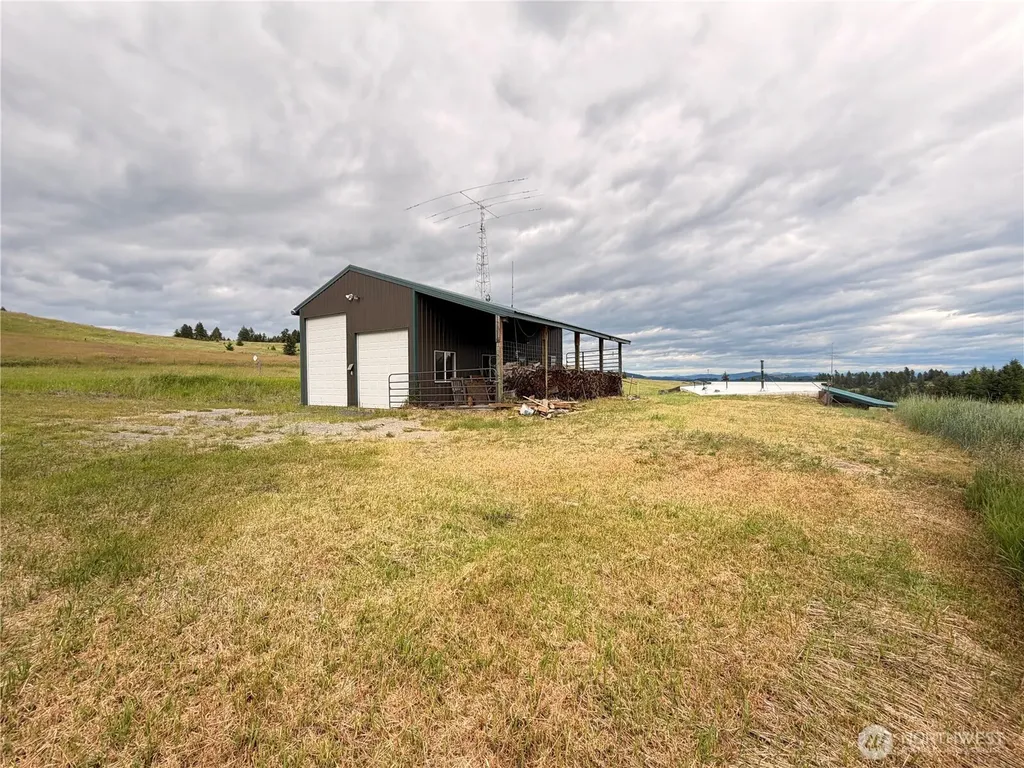 12 S Teal Lake Road Oroville WA 98844