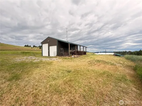 12 S Teal Lake Road Oroville WA 98844