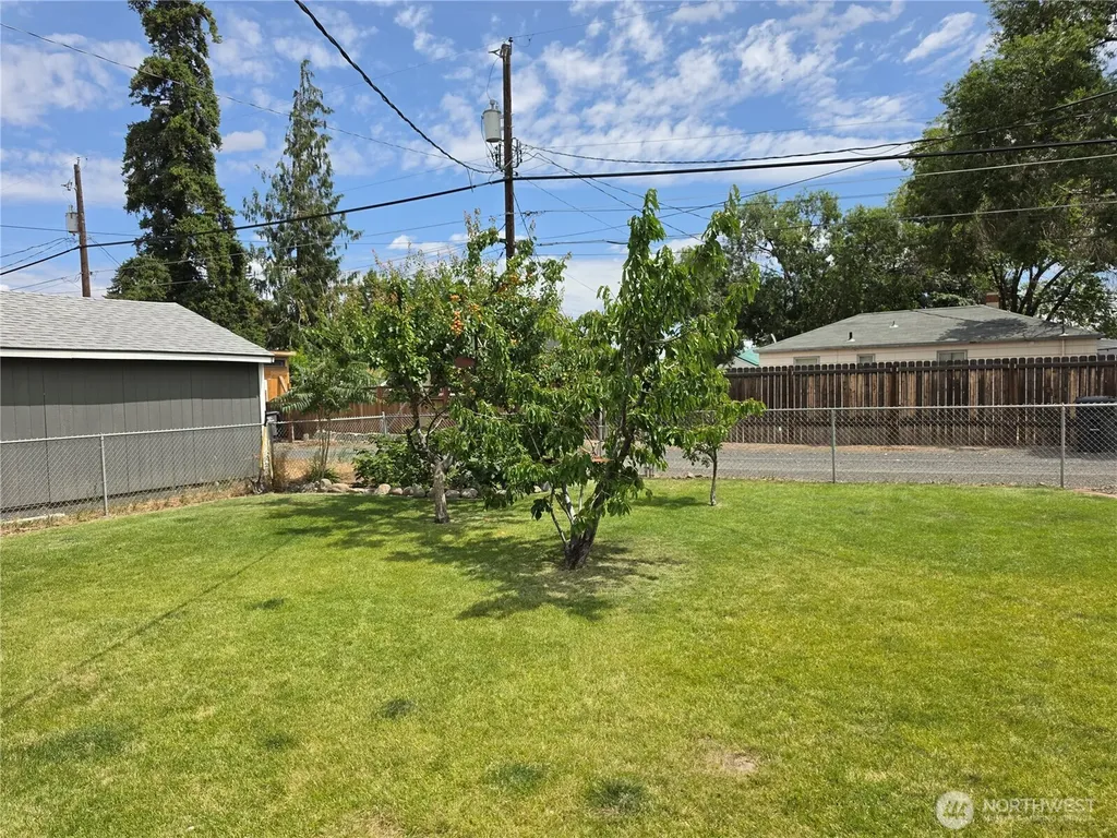 130 D Street NE Ephrata WA 98823