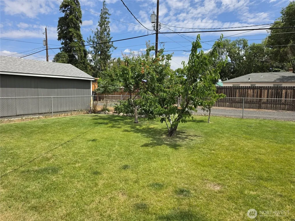130 D Street NE Ephrata WA 98823