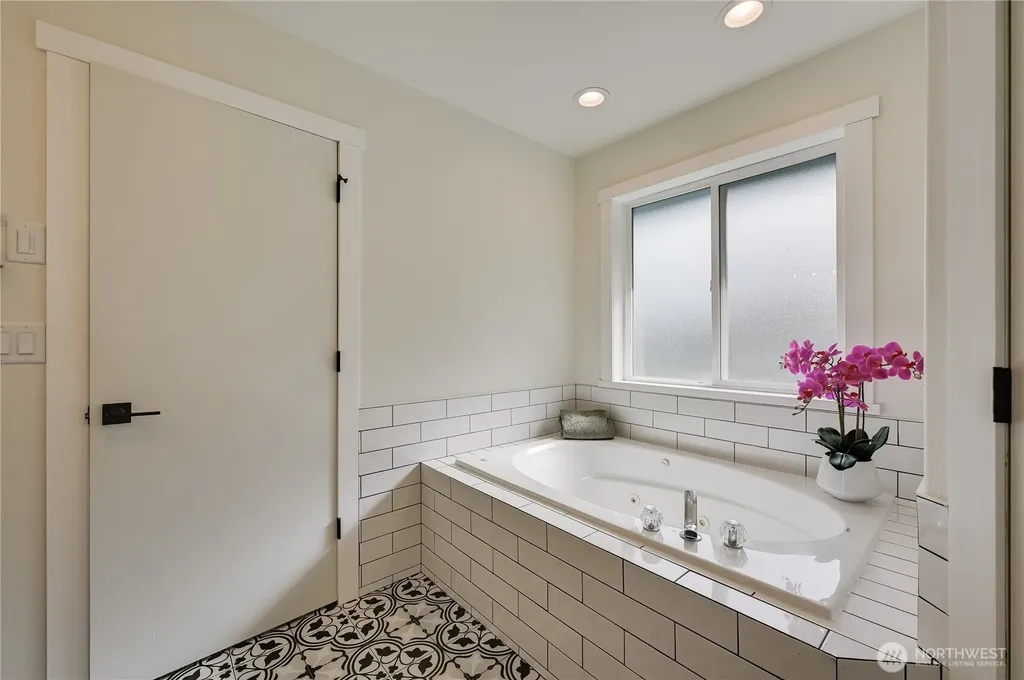 26504 33rd Avenue NE Arlington WA 98223
