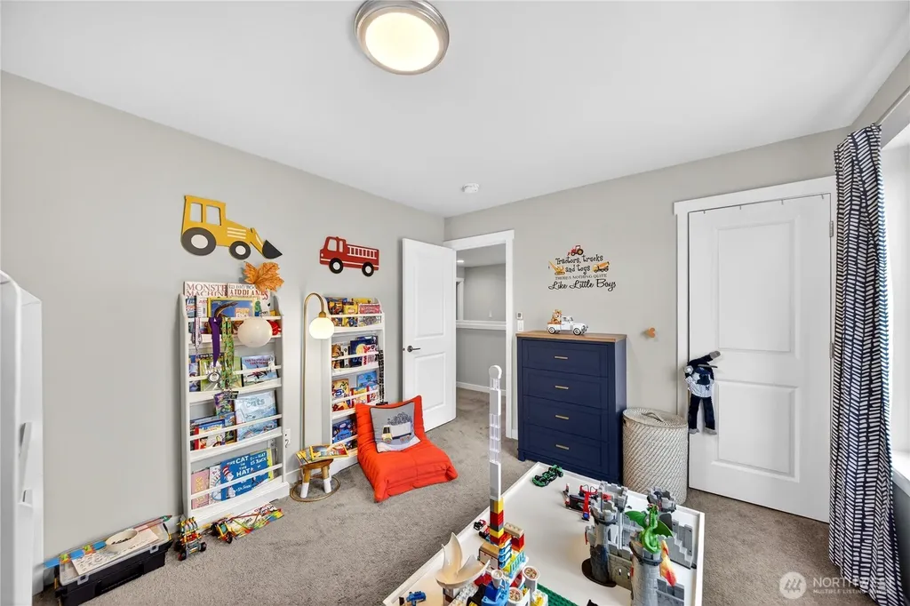 2210 SW Putnam Drive Oak Harbor WA 98277