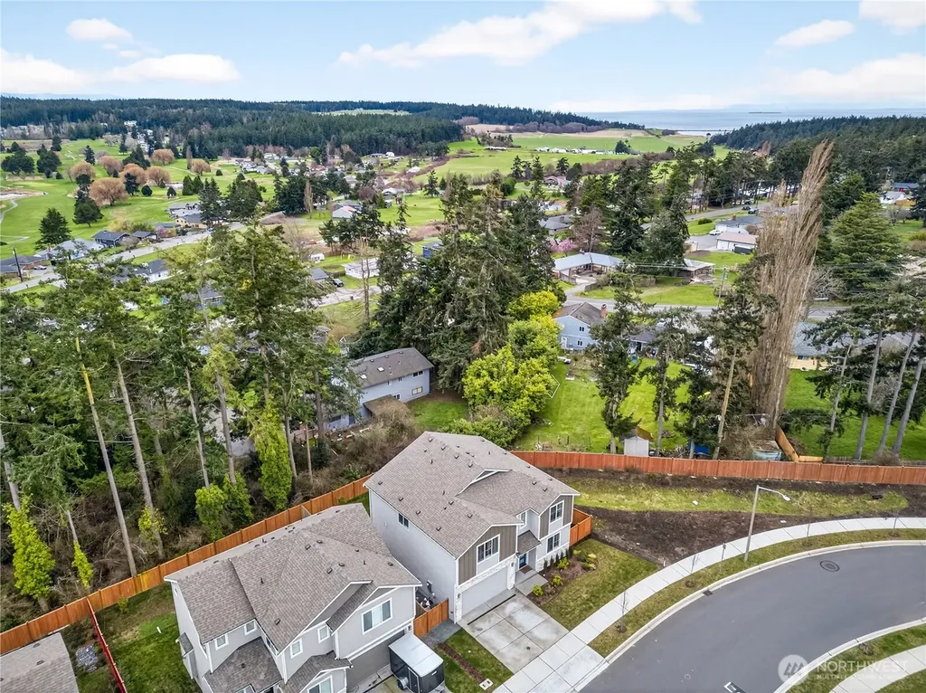 2210 SW Putnam Drive Oak Harbor WA 98277