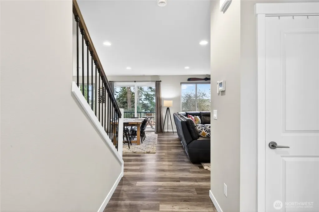 2210 SW Putnam Drive Oak Harbor WA 98277