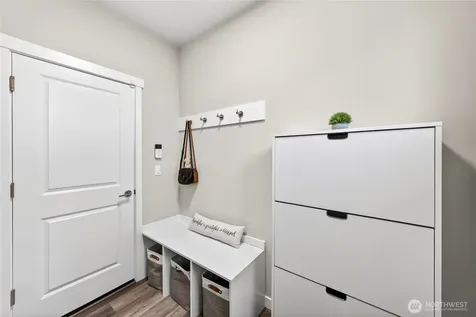 2210 SW Putnam Drive Oak Harbor WA 98277