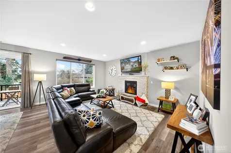 2210 SW Putnam Drive Oak Harbor WA 98277
