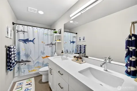 2210 SW Putnam Drive Oak Harbor WA 98277