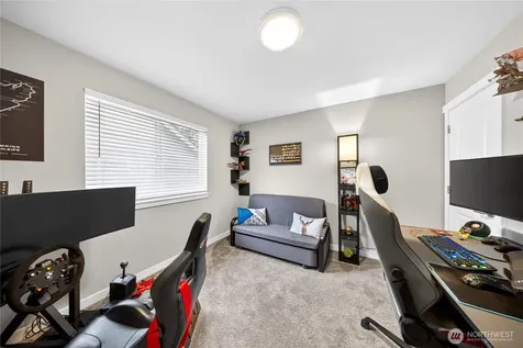 2210 SW Putnam Drive Oak Harbor WA 98277