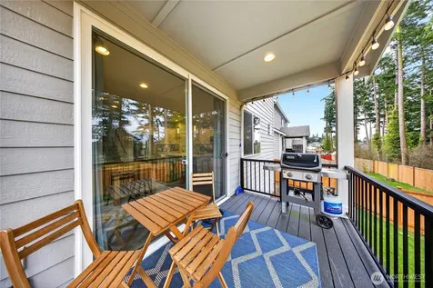 2210 SW Putnam Drive Oak Harbor WA 98277