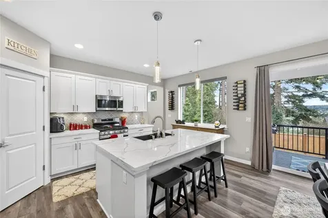 2210 SW Putnam Drive Oak Harbor WA 98277