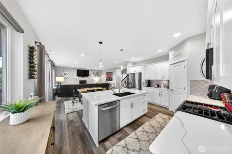 2210 SW Putnam Drive Oak Harbor WA 98277