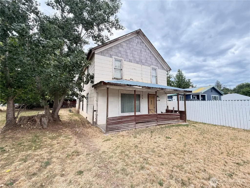1308 Juniper Street Oroville WA 98844