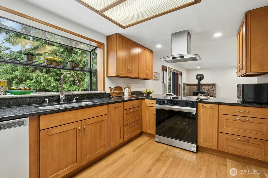 5211 103rd Street SW Mukilteo WA 98275