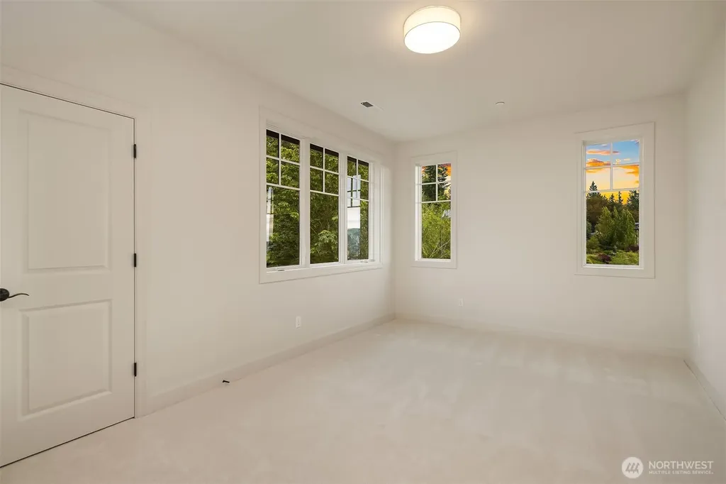 3489 NE Harrison Street Issaquah WA 98029