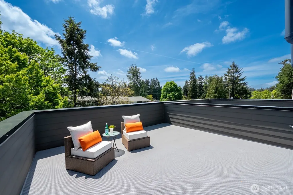 18028 10th Avenue NE Shoreline WA 98155