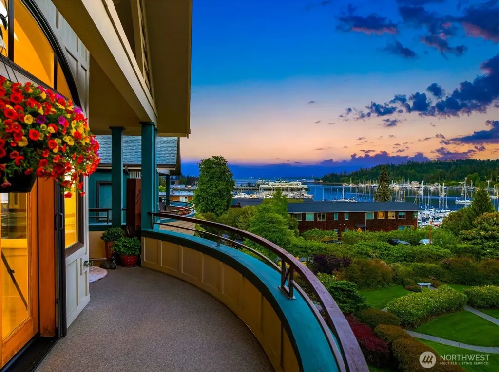450 Wood Avenue SW Bainbridge Island WA 98110